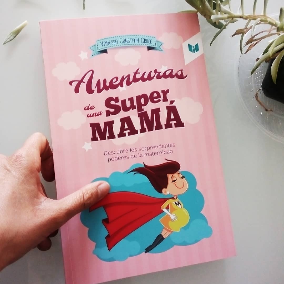 Una super mamá y sus aventuras en este libro